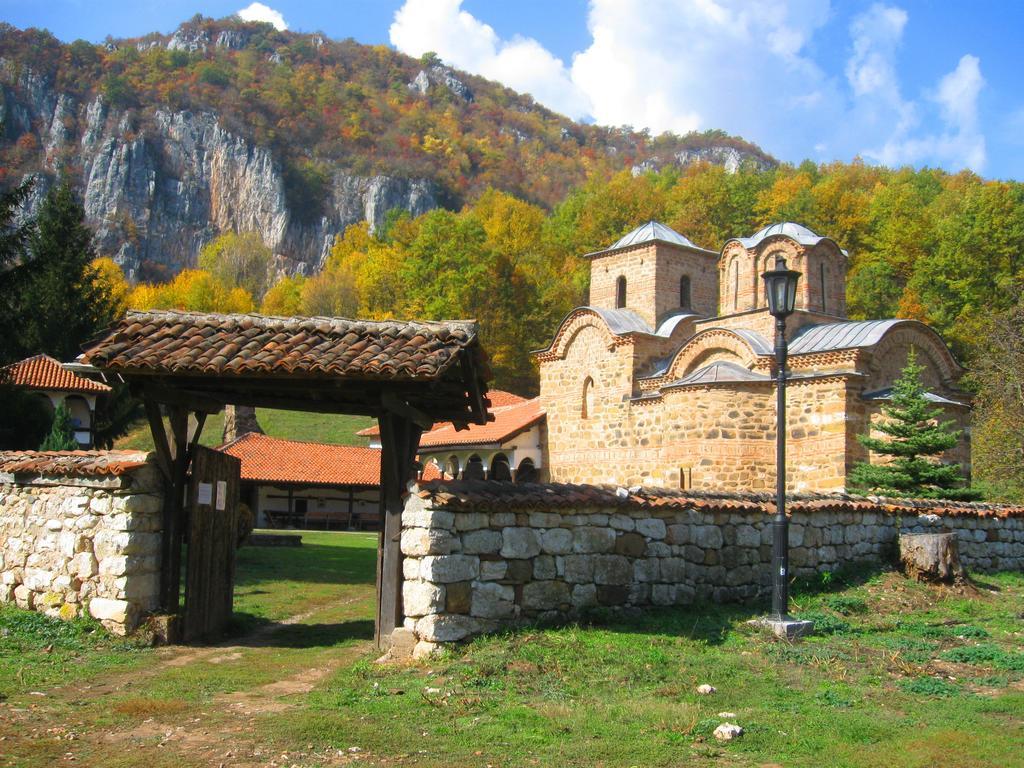 Amfora Rooms Caribrod Dimitrovgrad Exterior photo